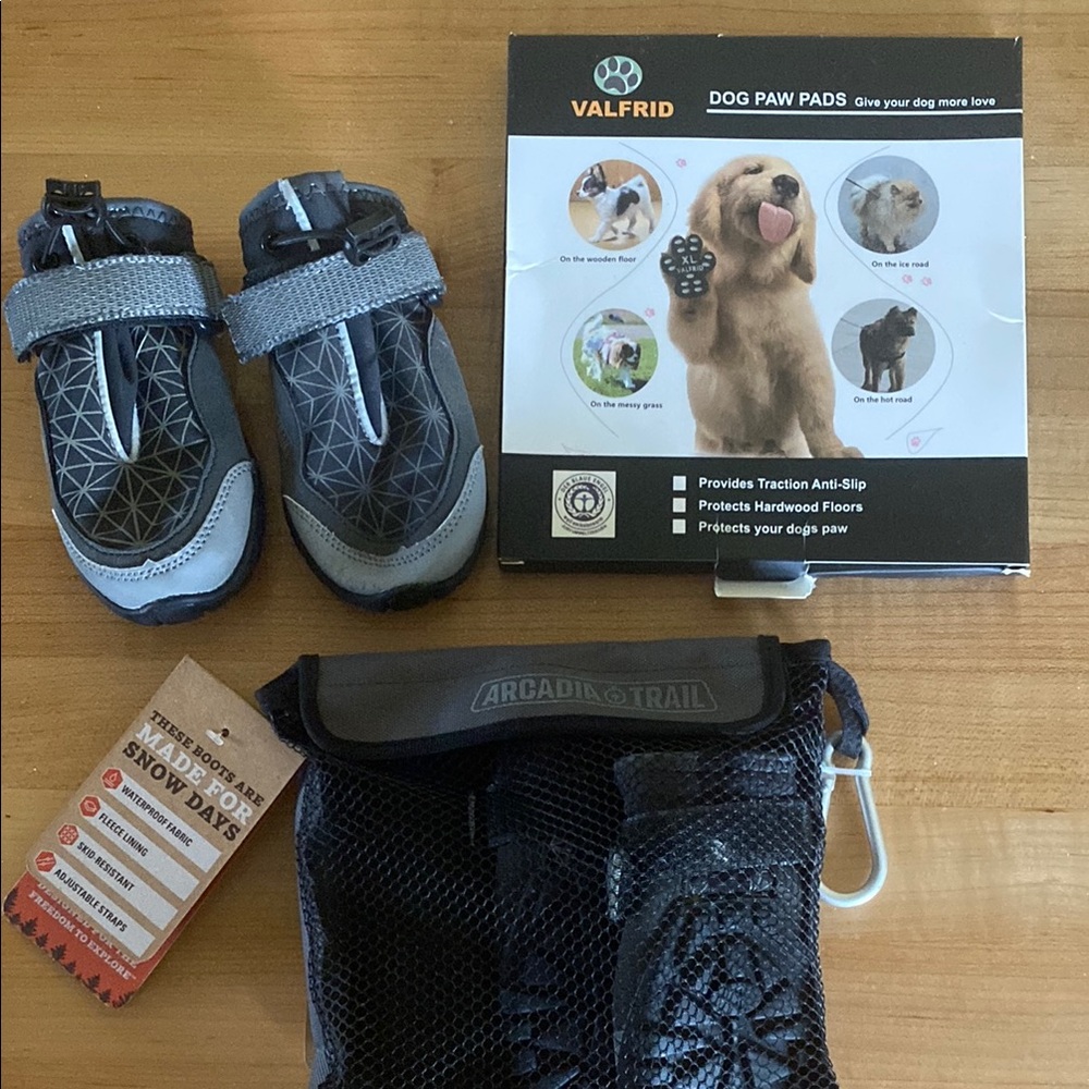 Arcadia Trail Dog Boots (L) and Valfrid Paw Pads XXXL (Boxer approved)